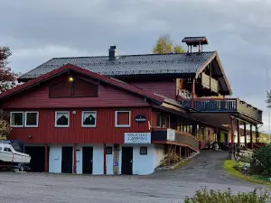 Brufoss cabin and Salmon Center