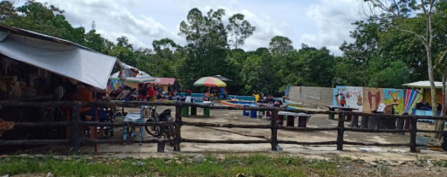 Cafe, resto dan Pemandian Putri Kembang