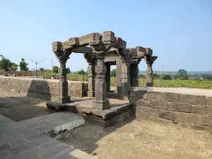 Ancient Shiv Temple, Sakegaon