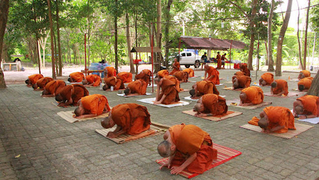 Wat Ko Kaeo Khwan Mueang