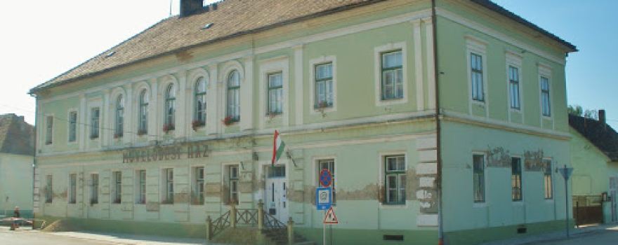 High Gyönk County Mayor's Office Library