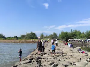 Pantai Larangan Indah