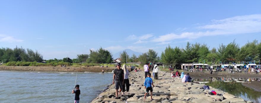 Pantai Larangan Indah