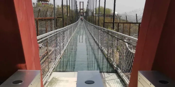 金鎖關石林-玻璃橋