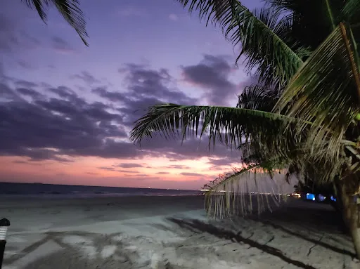 Dhareez beach