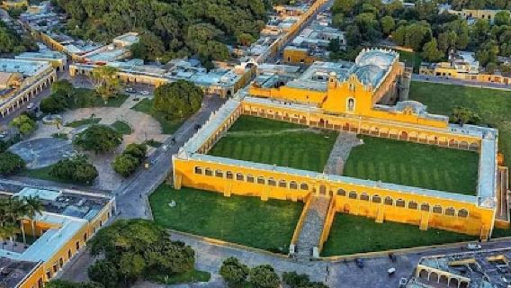 5 de Mayo Park