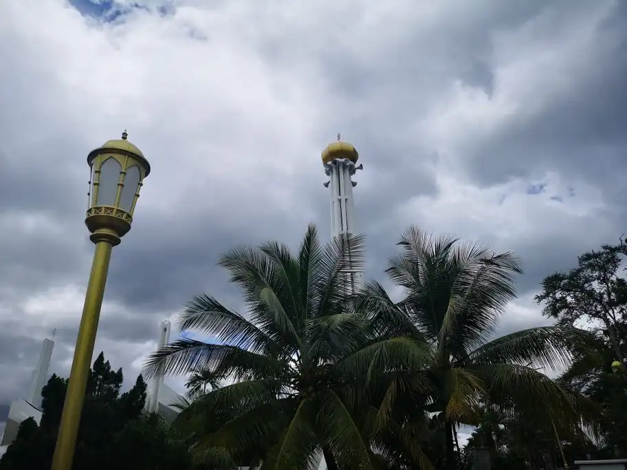 Hotels near Masjid Negeri