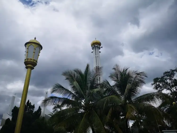 Hotels near Masjid Negeri