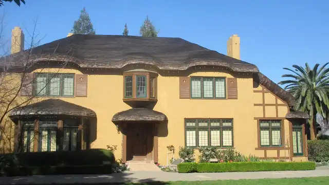 Hotels near Ainsley House