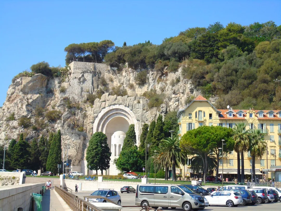 3_Monument aux Morts
