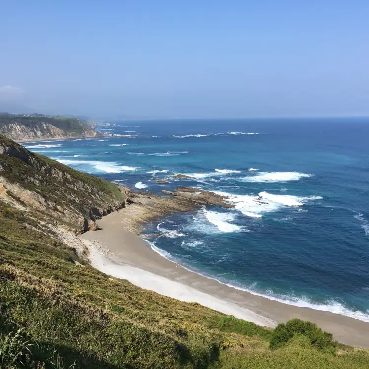 Hotels near Cabo Vidio