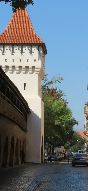 Hotels near Potters Tower