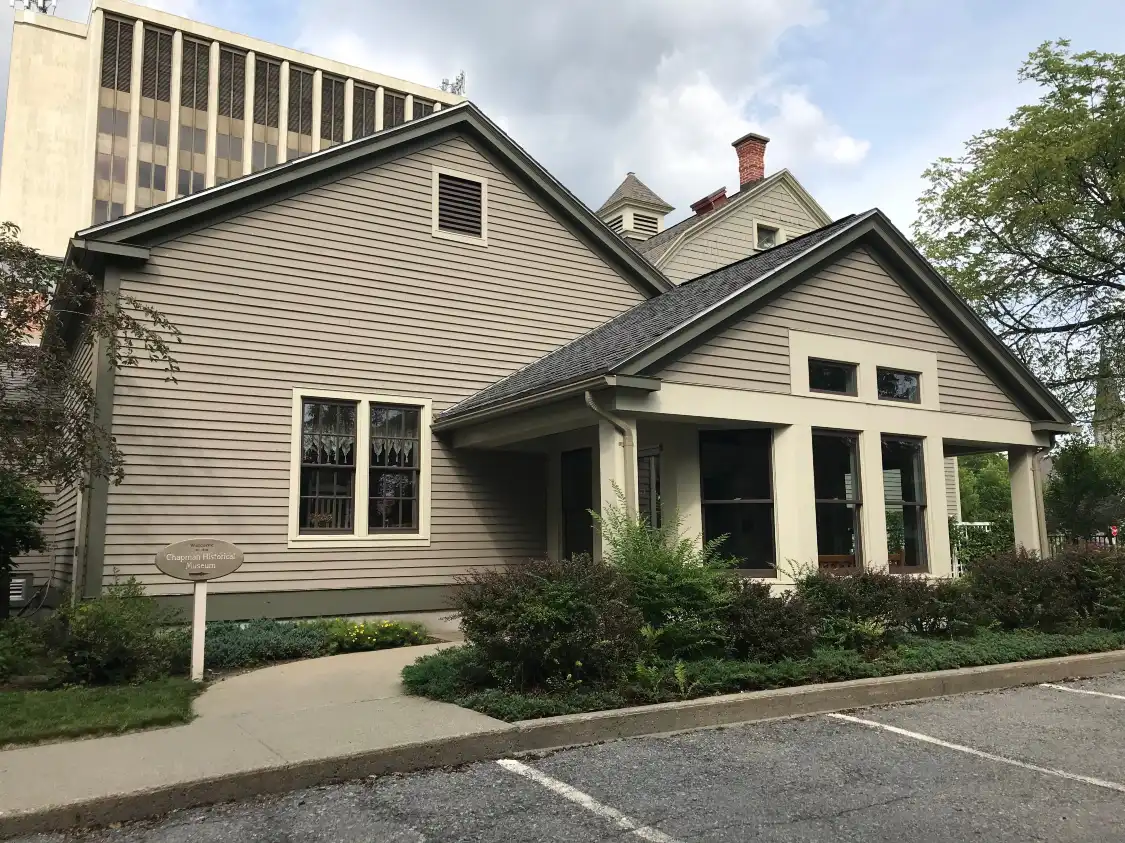 Hotels near Chapman Museum