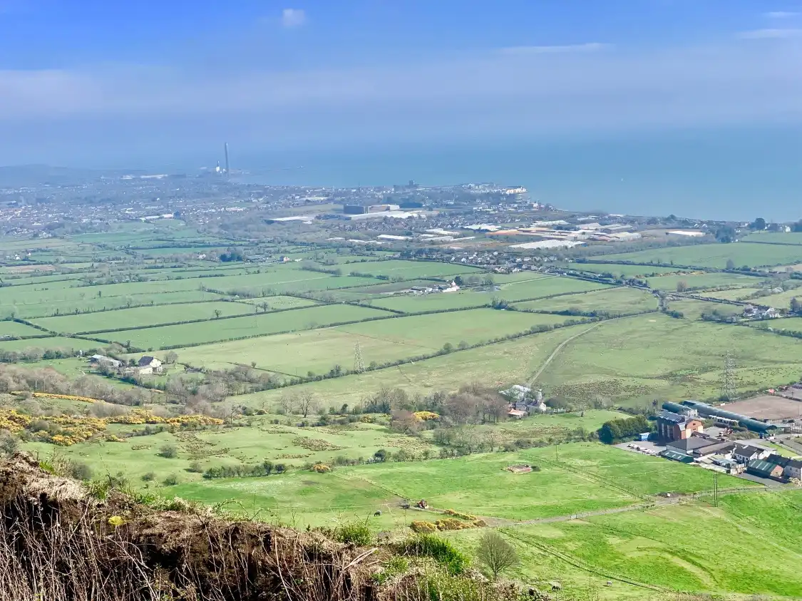 Hotels near Knockagh Monument