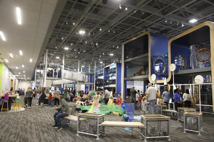 Discovery Lab -Tulsa Children's Museum 주변 호텔