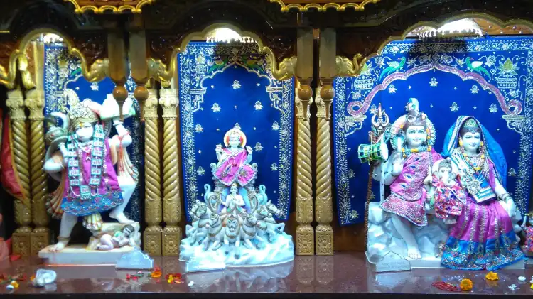 Hotels near Shree Swaminarayan Hindu Temple