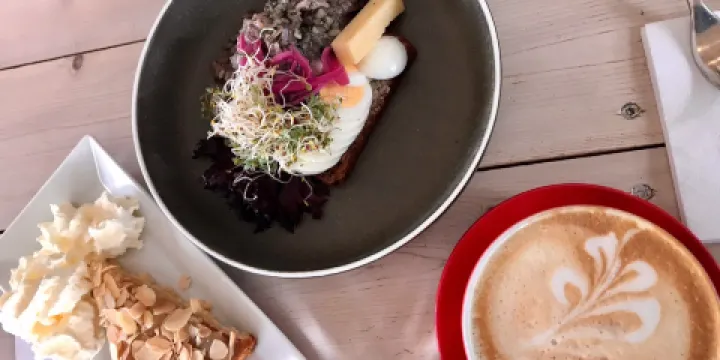 Den Engelska Tradgarden （The English Garden）