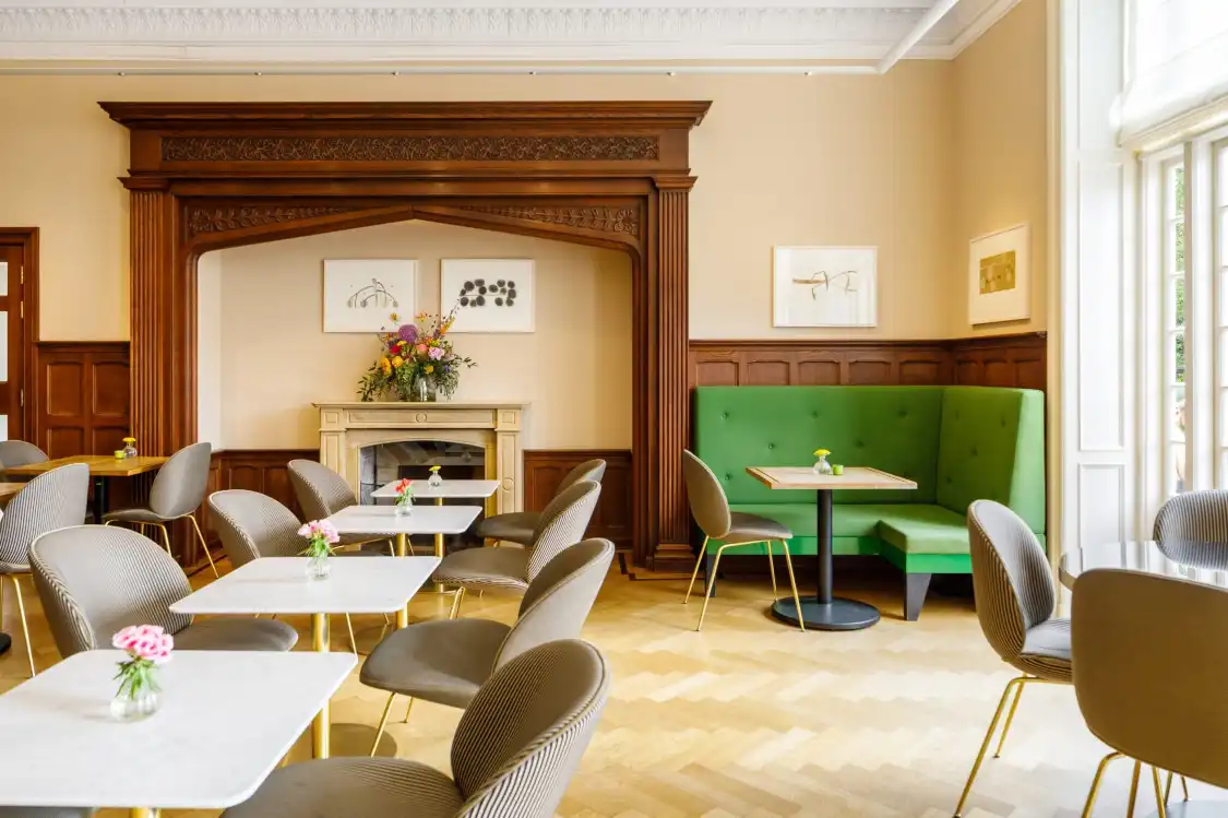 Hotels near Voorlinden Museum