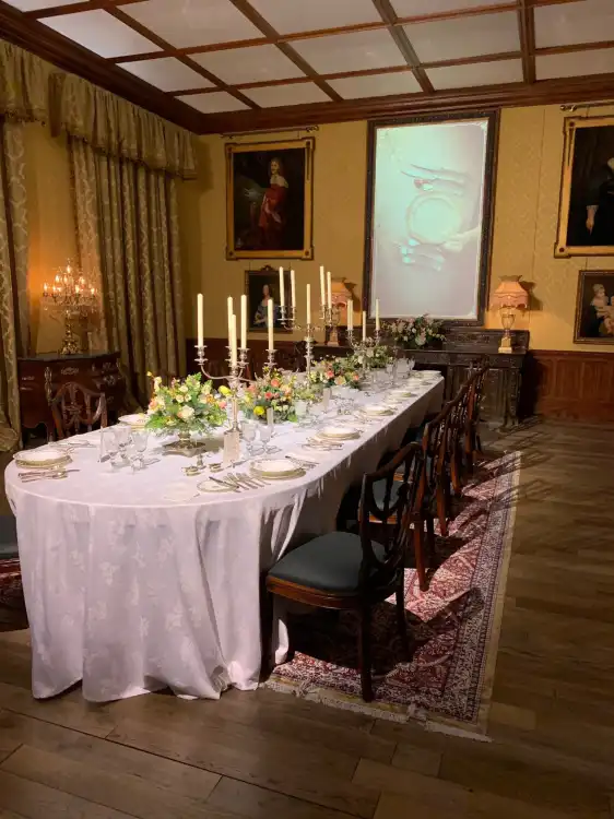 Hotels near Downton Abbey: The Exhibition