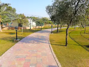 Orchard Zoo