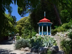 Nikita Botanical Gardens