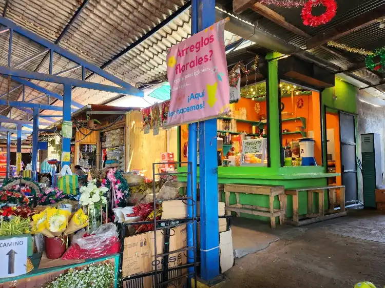 Hotels near Street market