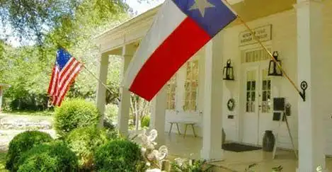 Hotels near Museum of Texas Handmade Furniture