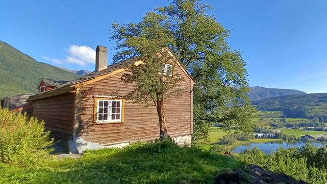 Syse Gard Fruit Farm, Cafe, and Meat Smoker