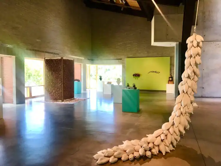 Các khách sạn gần The Clay & Glass