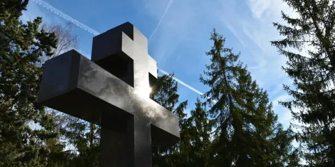 Sainte-Genevieve-des-Bois Russian Cemetery