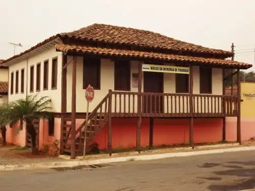 Museu da Memória de Trindade附近的飯店