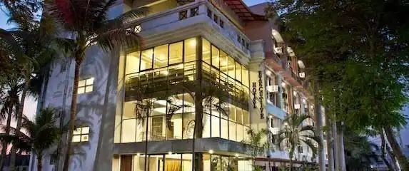 Hotel in zona Kavi Narmad Central Library