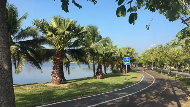 Hotels near Bung Ta Lua Park