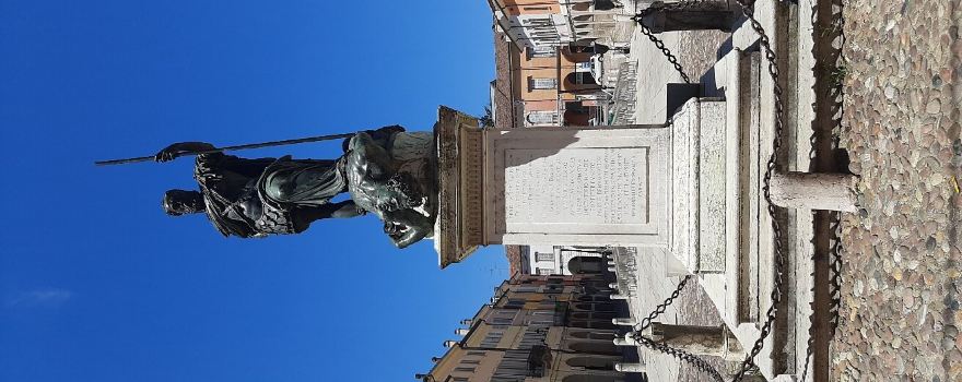 Statua di Ferrante I Gonzaga