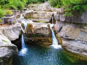 Saw Waterfall