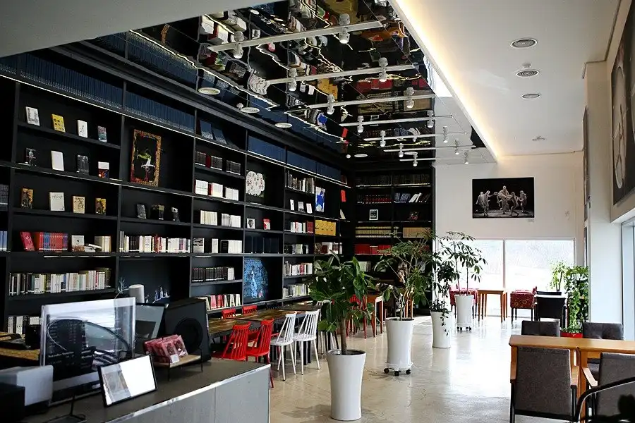 Hotels near Kim Byung Jong Art Museum