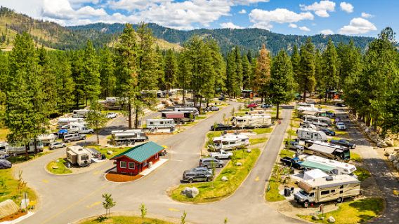 Leavenworth / Pine Village KOA Holiday