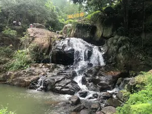 Thác Suối Mỡ
