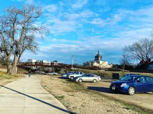 Tanglefoot Trail Plaza