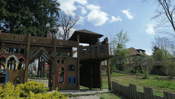Lesní Hřiště