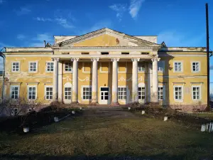 Chornomynsʹkyy Palats