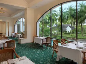 Aryaduta Lippo Village & Aryaduta Country Club