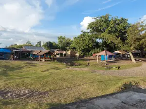 Pantai Beringin Cinta