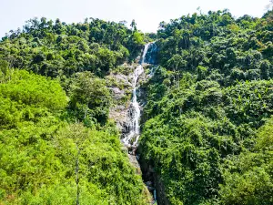 Thác Cao Muôn, xã Ba Vinh