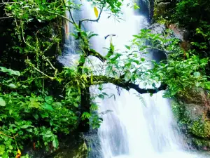 Air Terjun Curug Pitu