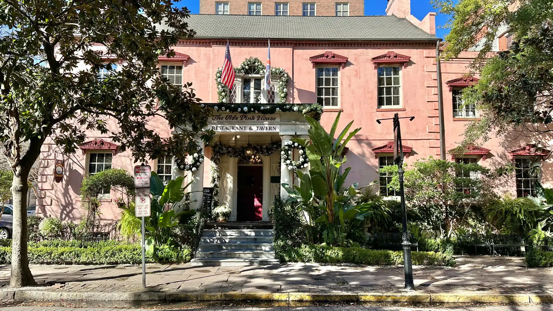Hotels near The Olde Pink House