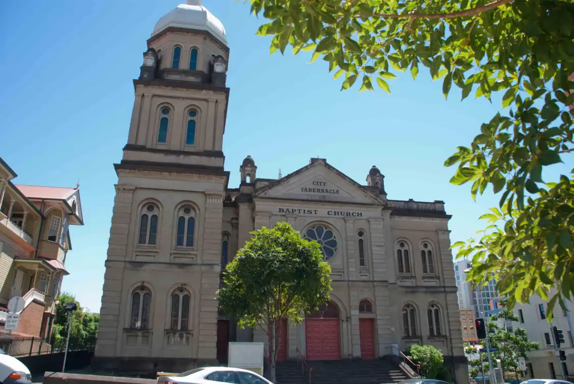 Отели рядом с достопримечательностью «City Tabernacle Baptist Church»