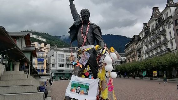 Freddie Mercury Statue