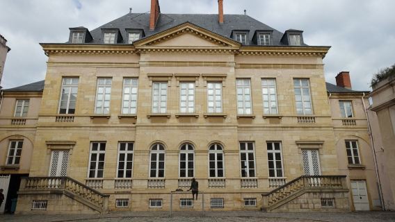 Musee de Beaux Arts et d'Archeologie Joseph Dechelette