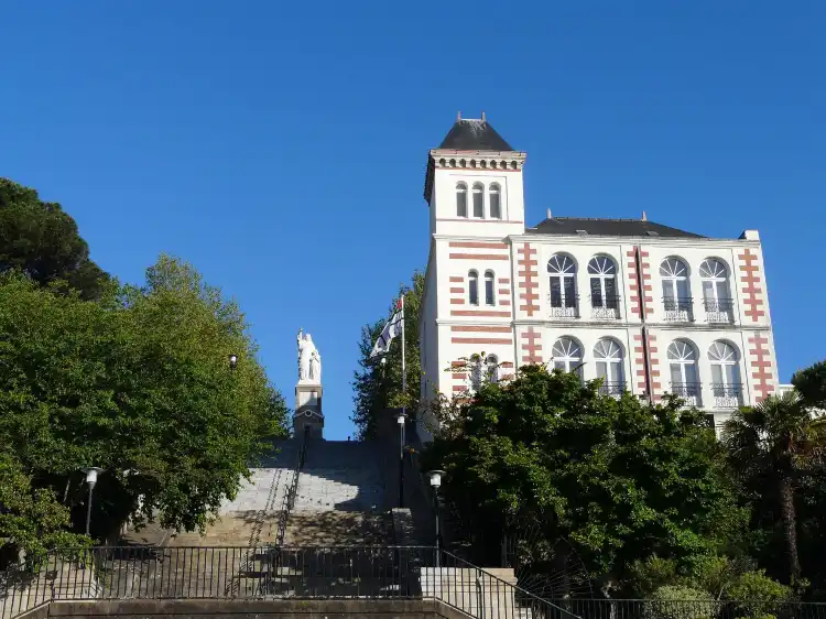 Hôtels à proximité de : Musée Jules Verne